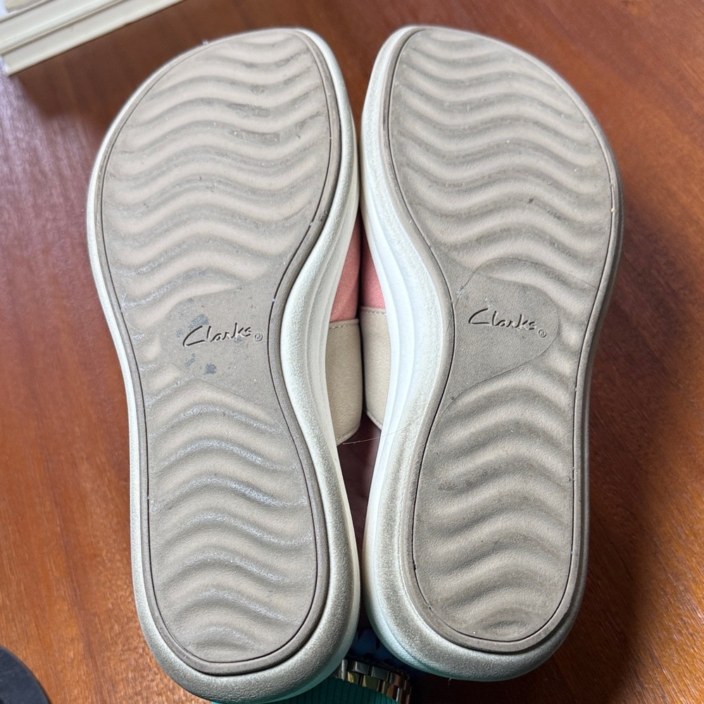 Clarks Women's Sandals in Pink and Beige - Picture 7 of 12